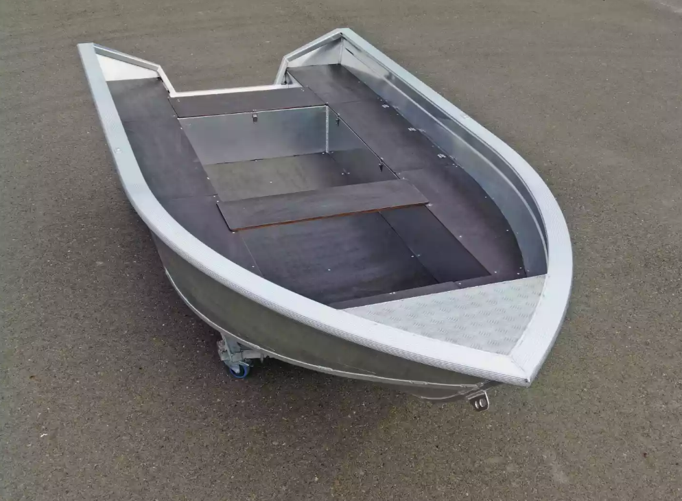 Алюминиевая лодка  Неман-420 в Кургане