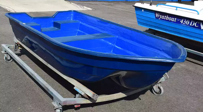 Стеклопластиковая лодка Neman-340 (тримаран) в Кургане