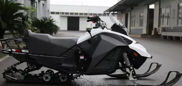 Снегоход ULAR 220 в Кургане