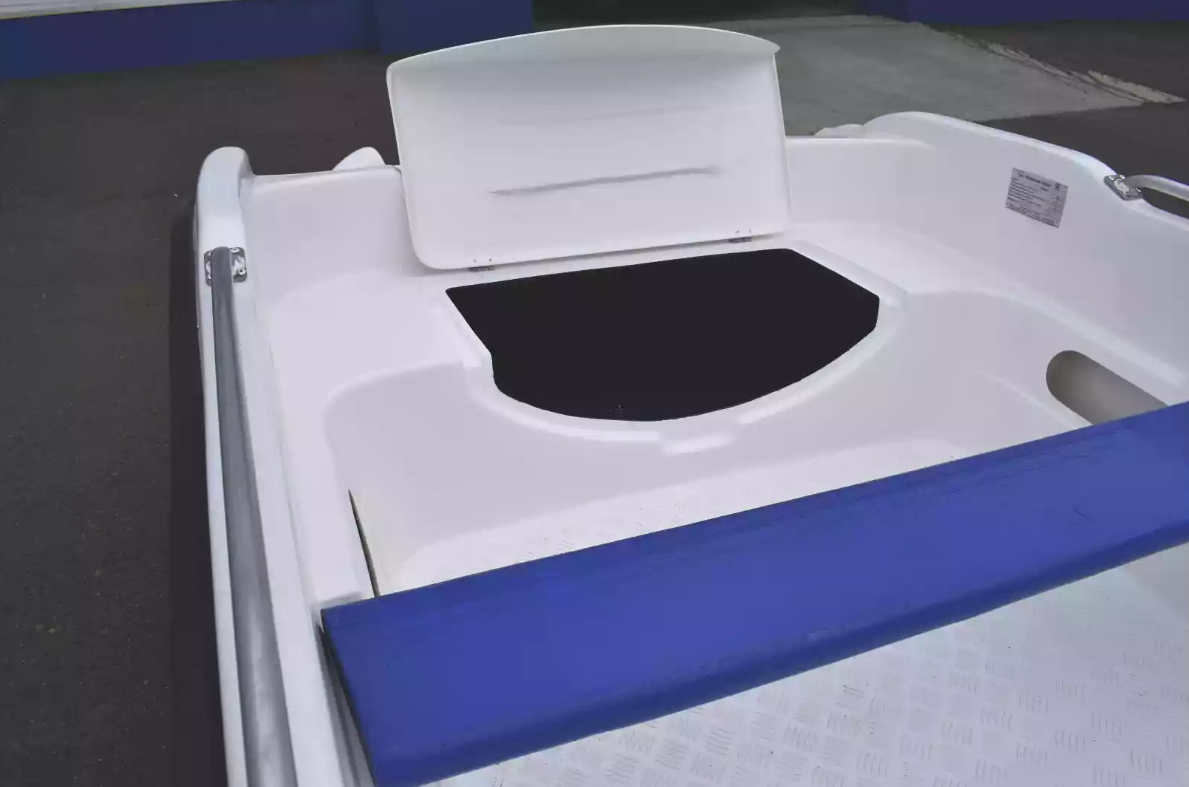 Стеклопластиковая лодка Пингвин New (тримаран) в Кургане