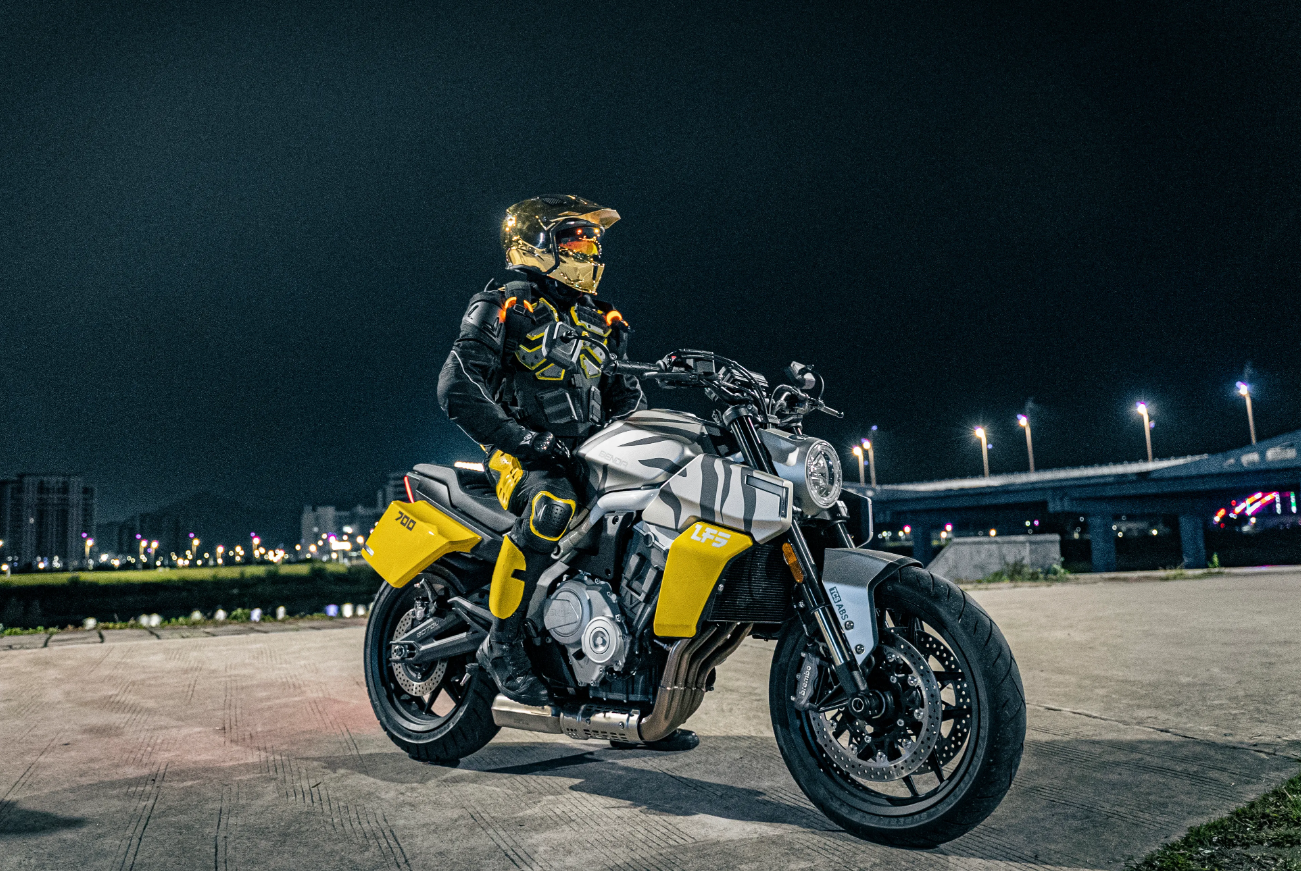 Мотоцикл Benda LFS 700 в Кургане