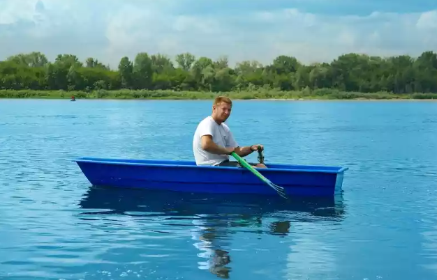 Стеклопластиковая лодка Малютка в Кургане
