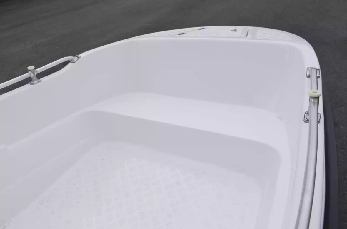 Стеклопластиковая лодка Пингвин New (тримаран) в Кургане