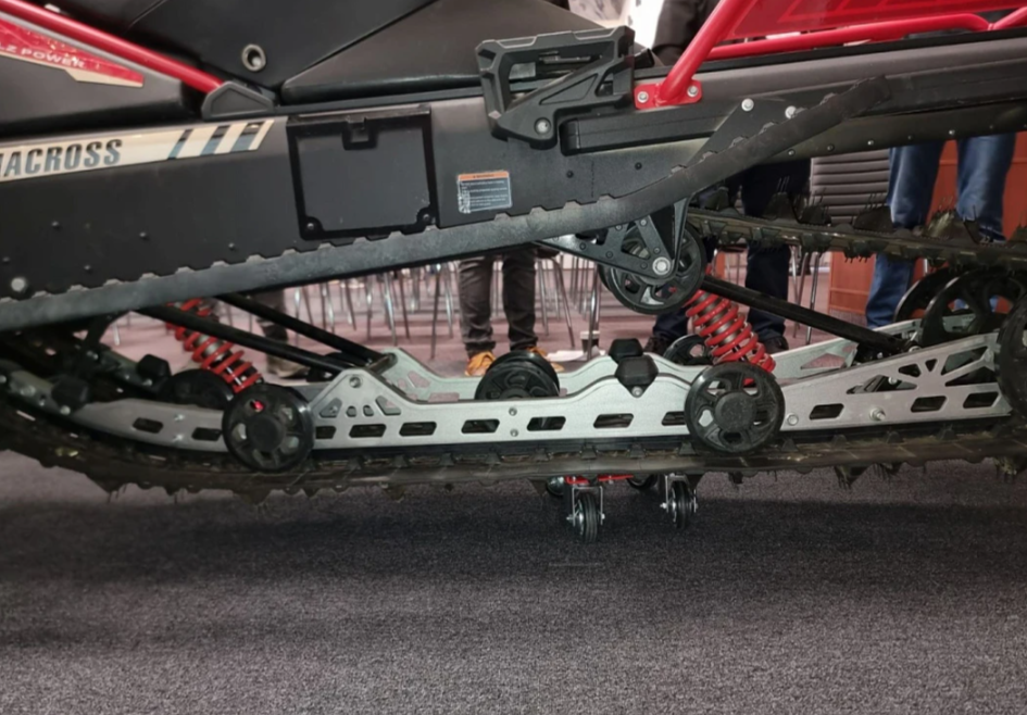 Снегоход AODES Siberiacross 1000 SWT 600mm LCD 6.8 в Кургане