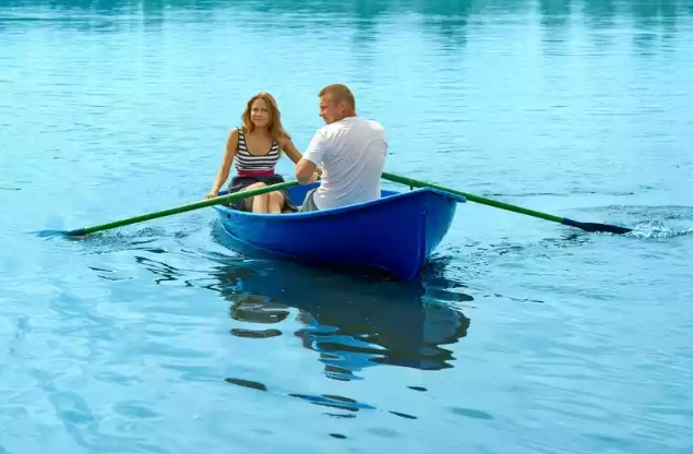 Стеклопластиковая лодка Дельфин в Кургане