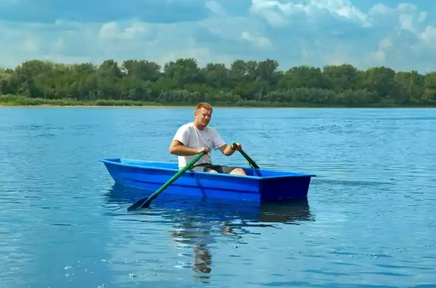 Стеклопластиковая лодка Малютка в Кургане