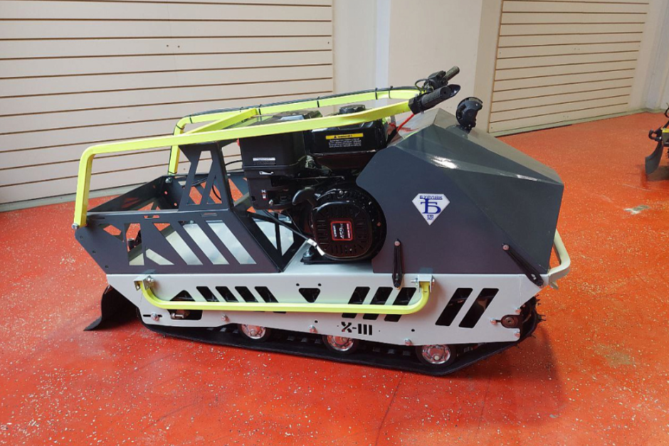 Мотобуксировщик Бурлак Пионер в Кургане