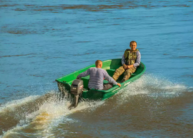 Стеклопластиковая лодка Neman-340 (тримаран) в Кургане