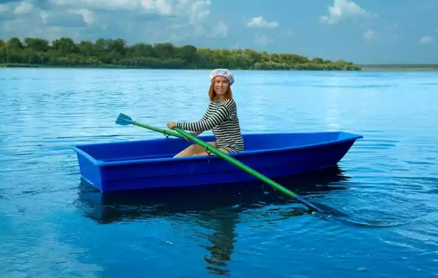 Стеклопластиковая лодка Малютка в Кургане