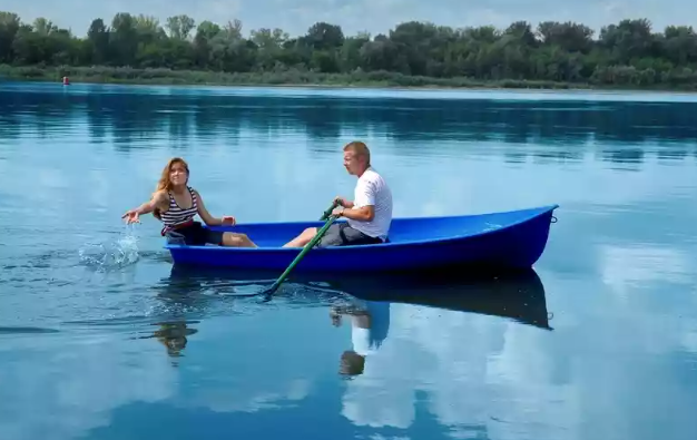 Стеклопластиковая лодка Дельфин в Кургане