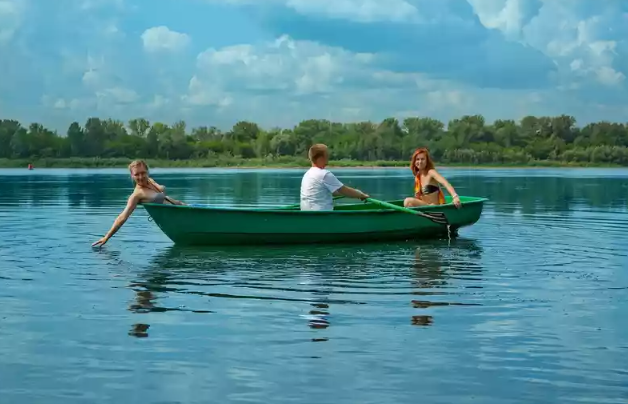 Стеклопластиковая Лодка Голавль в Кургане