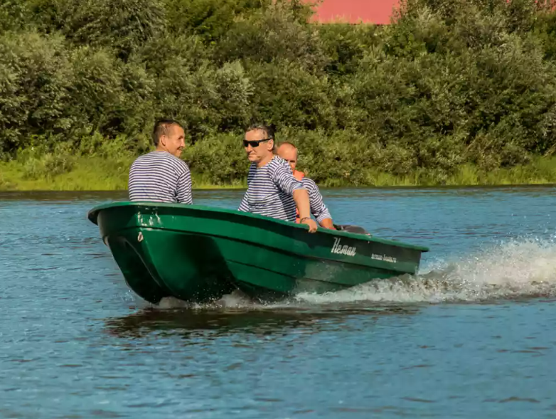 Стеклопластиковая лодка Neman-340 (тримаран) в Кургане