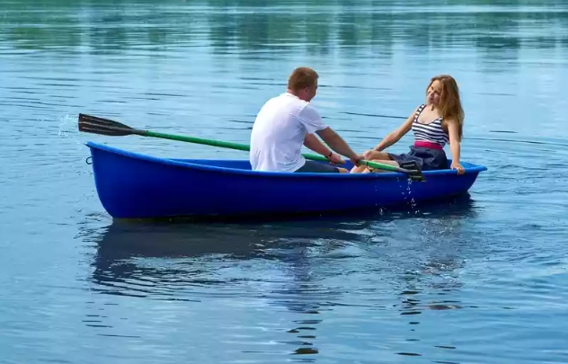 Стеклопластиковая лодка Дельфин в Кургане