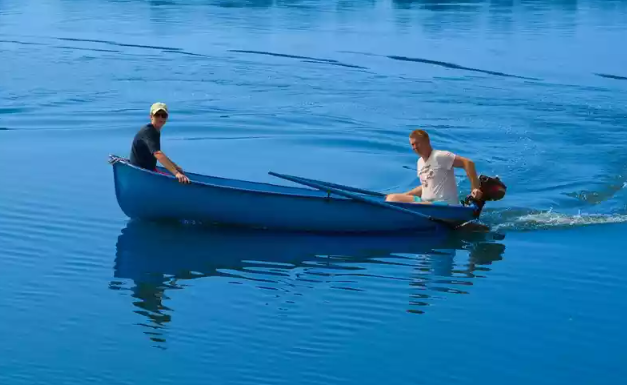 Стеклопластиковая лодка Омуль в Кургане