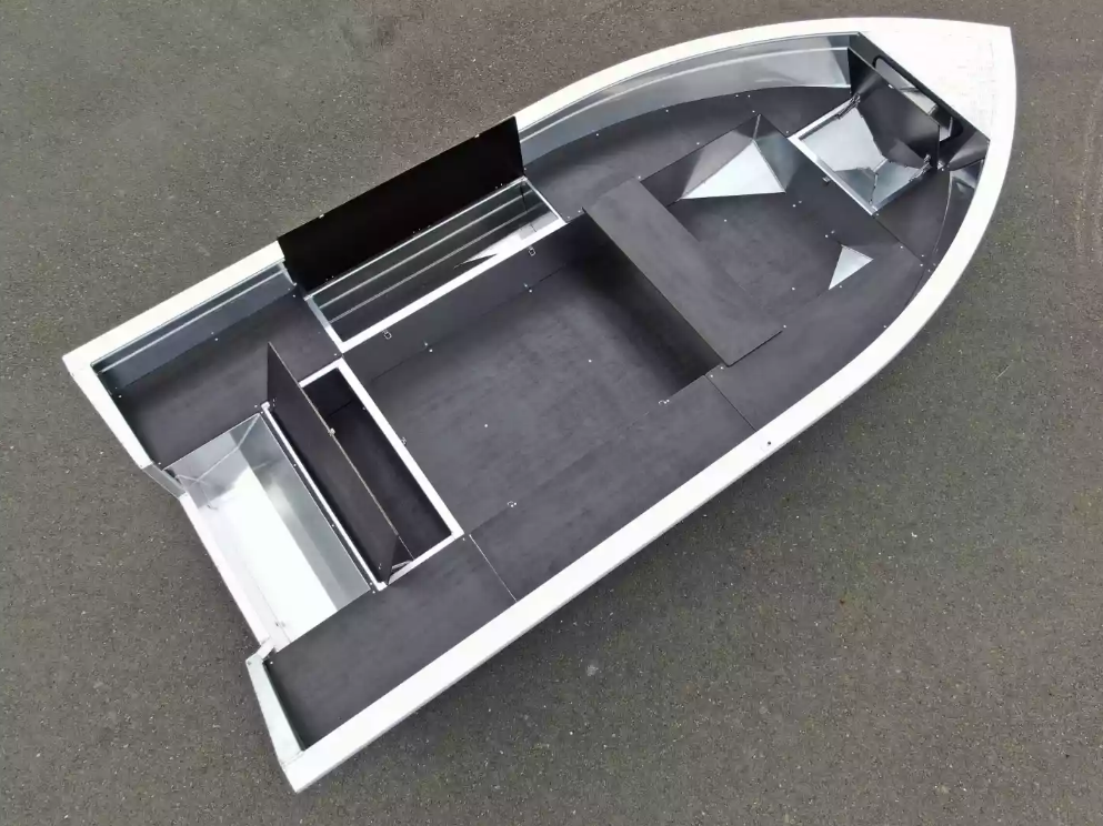 Алюминиевая лодка  Неман-420 в Кургане