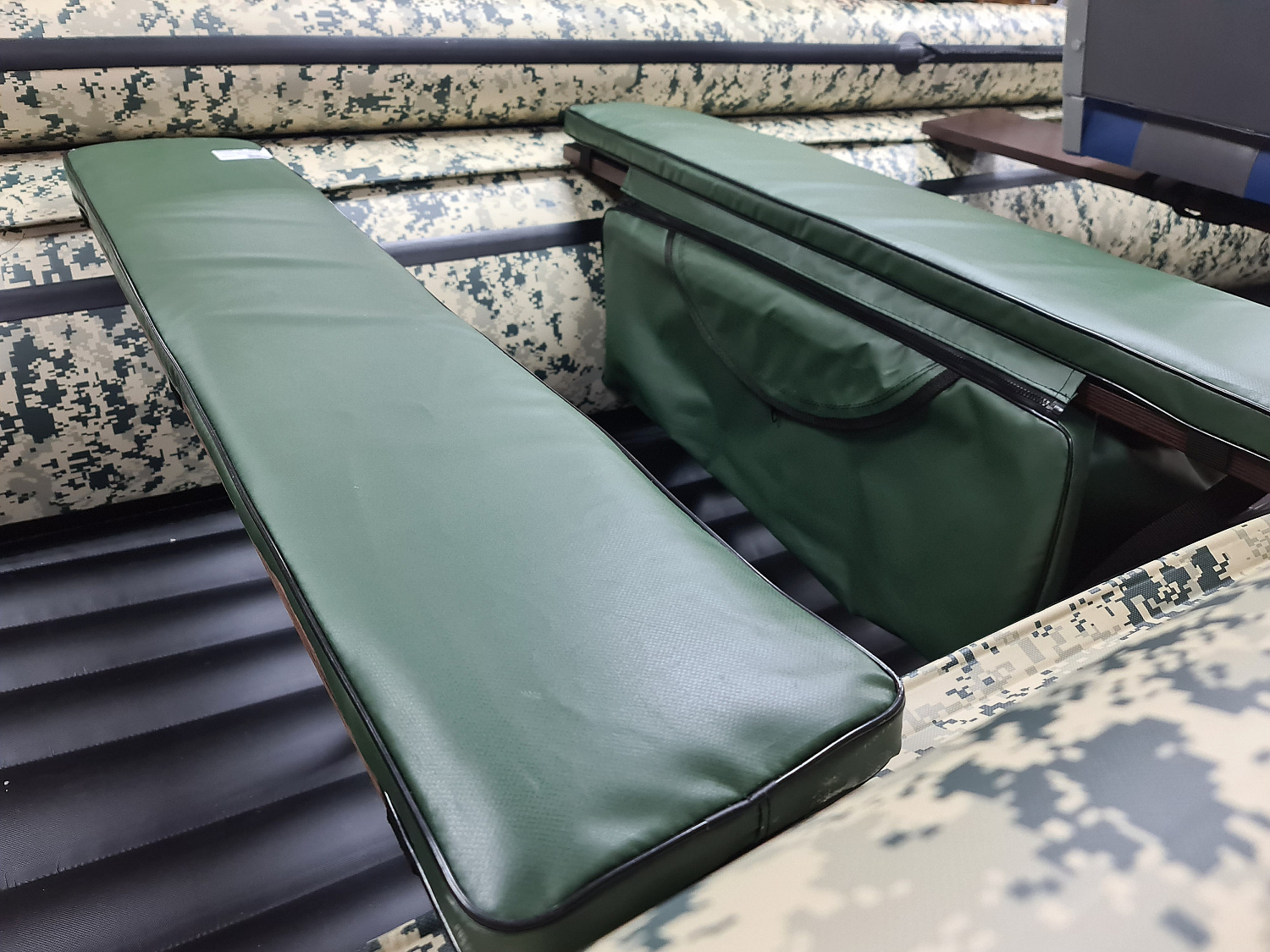 КОМПЛЕКТ МЯГКИХ НАКЛАДОК С СУМКОЙ ДЛЯ ЛОДОК 110Х20 ЗЕЛЕНЫЙ в Кургане