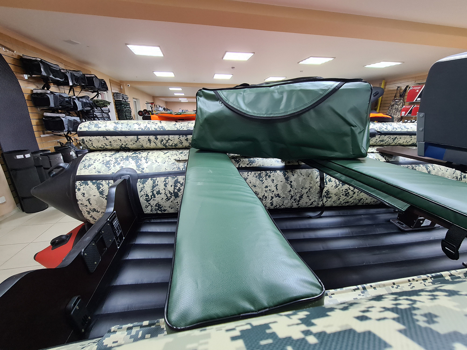 КОМПЛЕКТ МЯГКИХ НАКЛАДОК С СУМКОЙ ДЛЯ ЛОДОК 110Х20 ЗЕЛЕНЫЙ в Кургане